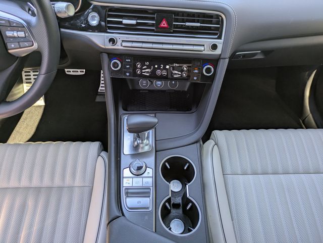 2024 GENESIS G70 Standard - Photo 17
