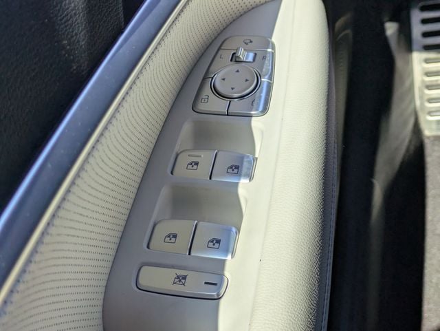 2024 GENESIS G70 Standard - Photo 24