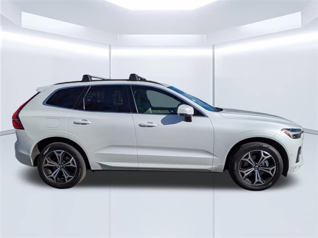Used 2022 Volvo XC60 B5 AWD Momentum SUV