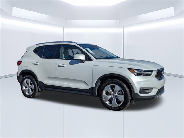 2021 Volvo XC40 Momentum