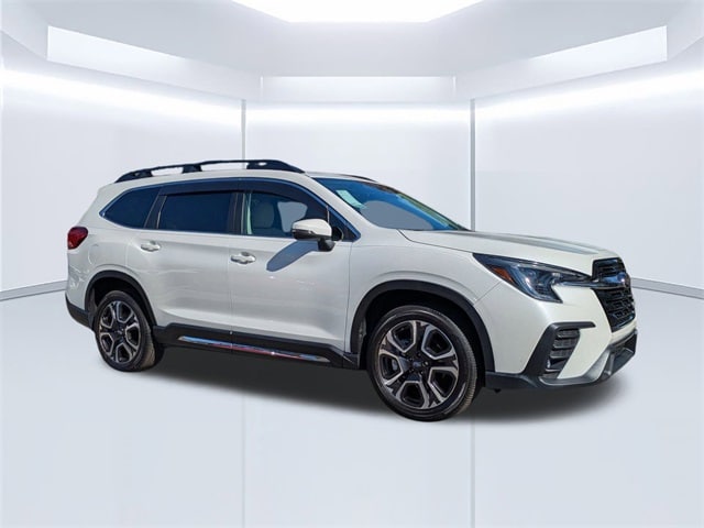2023 Subaru Ascent Limited's photo