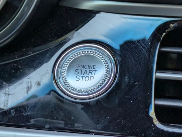 2024 GENESIS G70 Standard - Photo 28