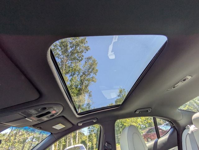 2024 GENESIS G70 Standard - Photo 19