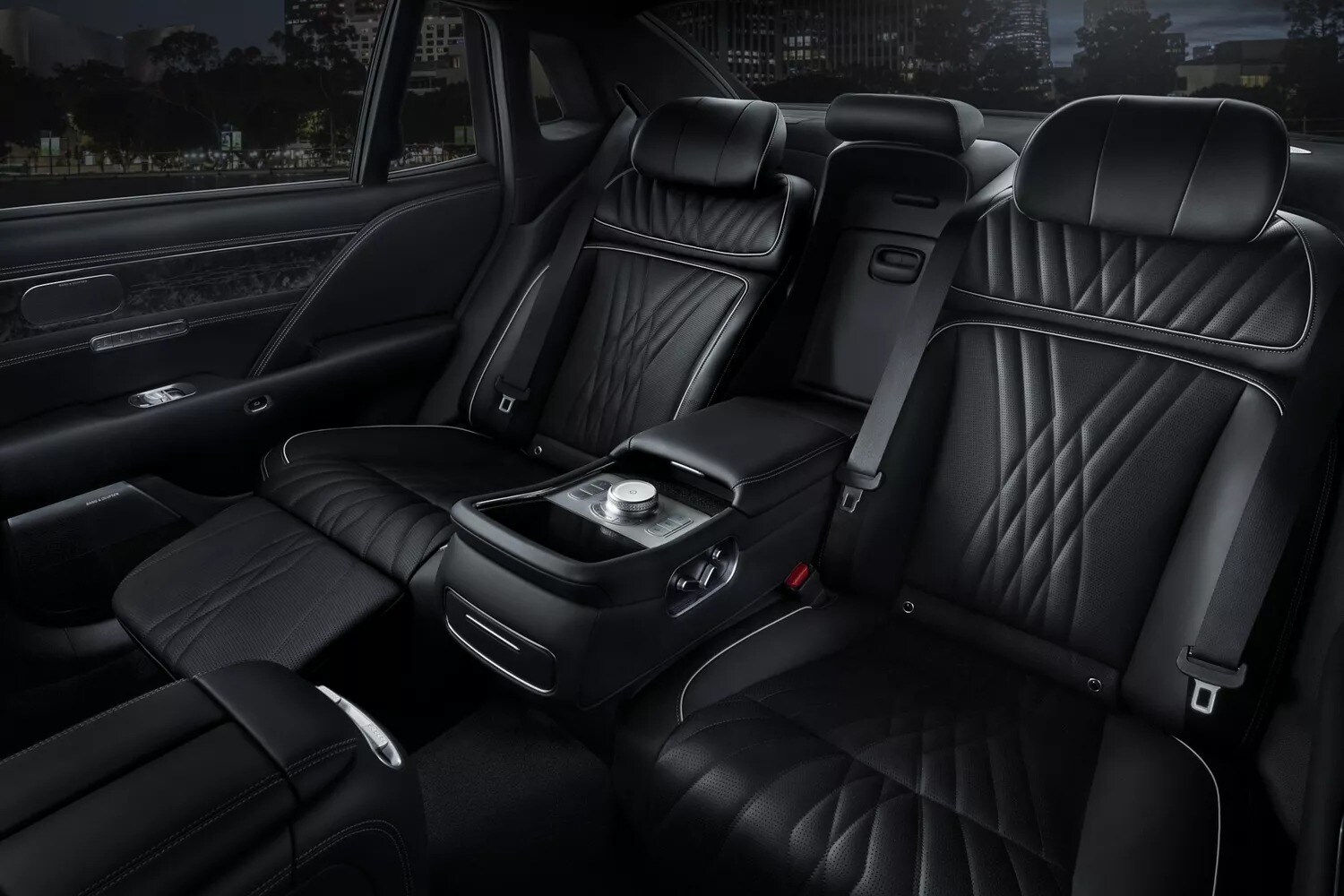  Genesis G90 leather interior