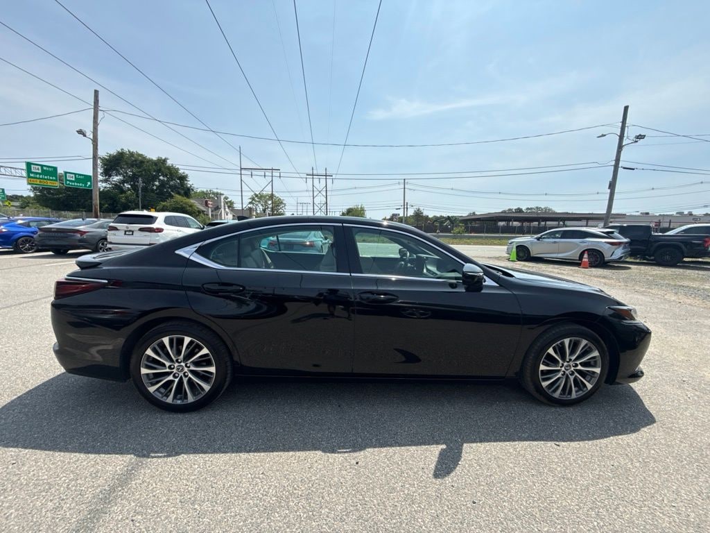 Used 2021 Lexus ES 350 Sedan