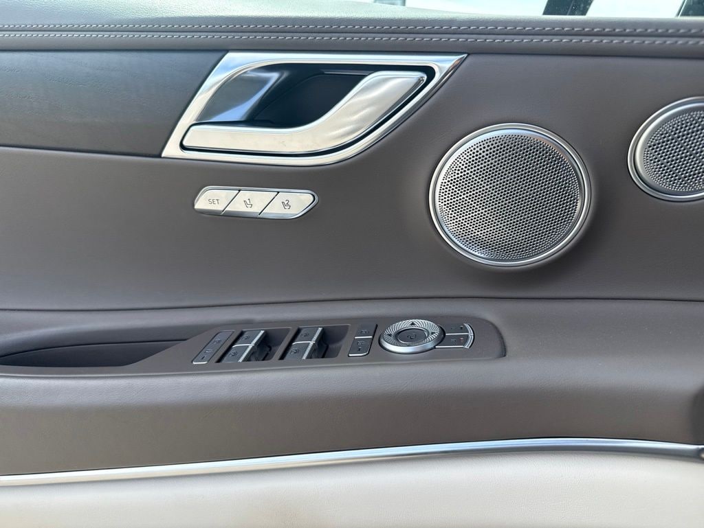 2024 GENESIS GV80 - Photo 13