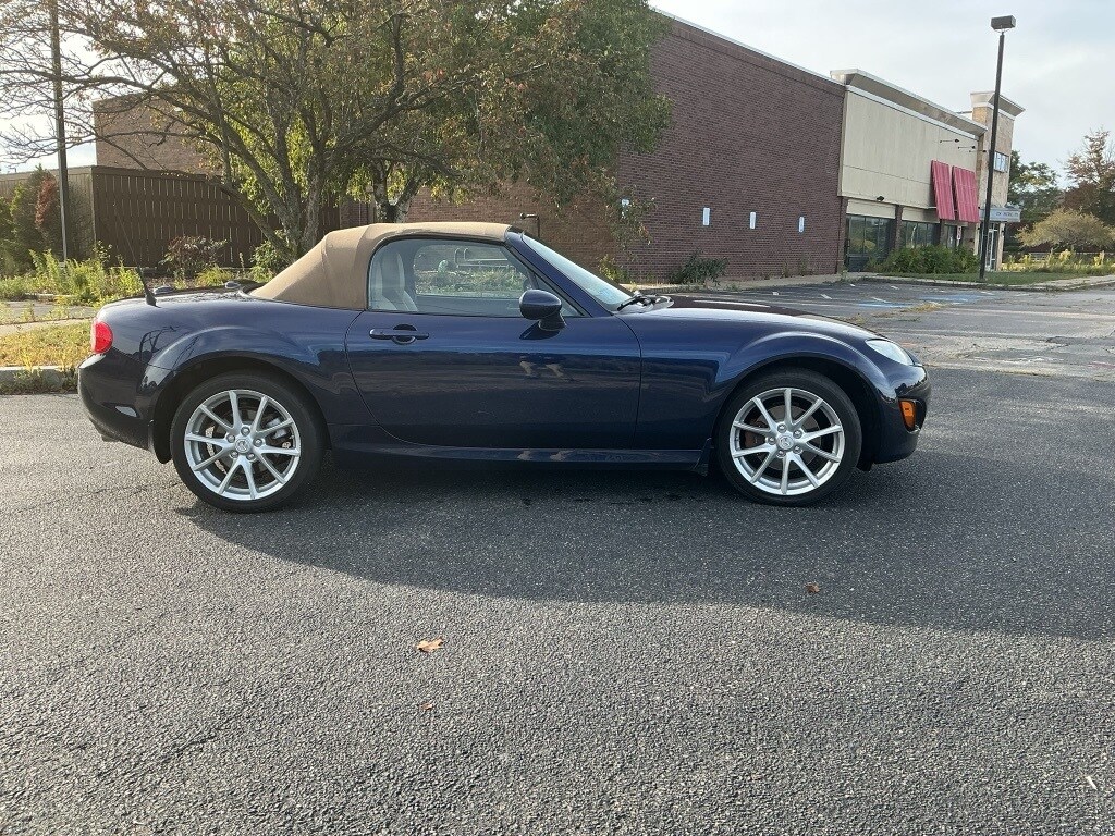 2010 Mazda MX-5 Miata Miata Grand Touring photo 4