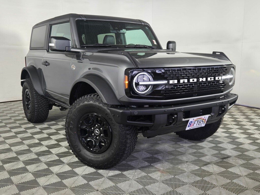 2024 Ford Bronco Wildtrak photo 2