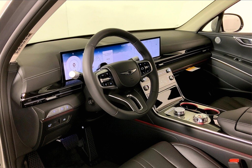 2025 Genesis GV80 2.5T Standard AWD photo 3