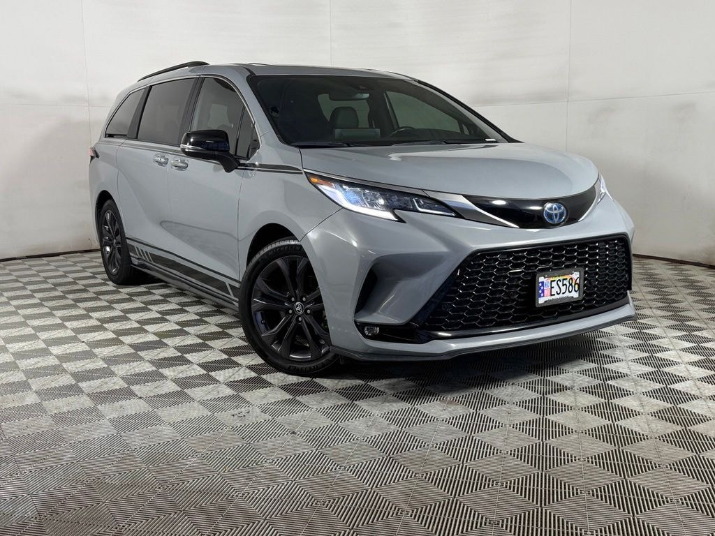 Used 2024 Toyota Sienna XSE Minivan/Van
