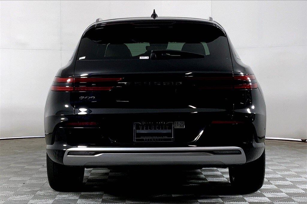 2024 Genesis Electrified GV70 Advanced photo 3