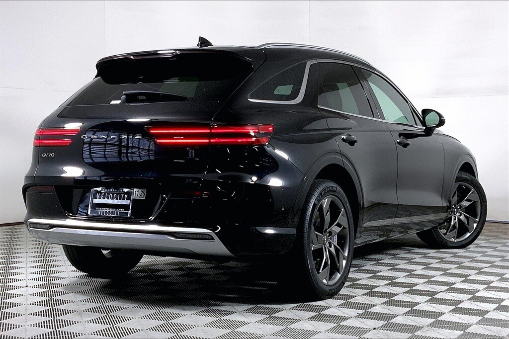 2024 Genesis Electrified GV70 Advanced photo 2