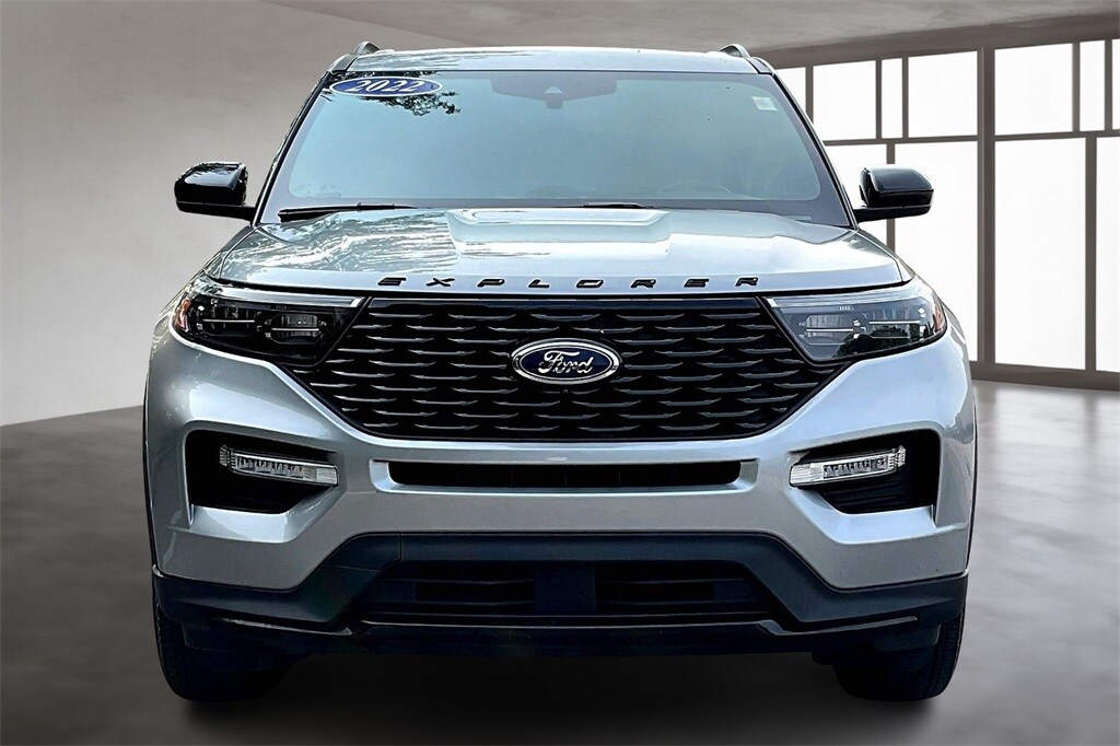 2022 Ford Explorer ST-Line photo 2