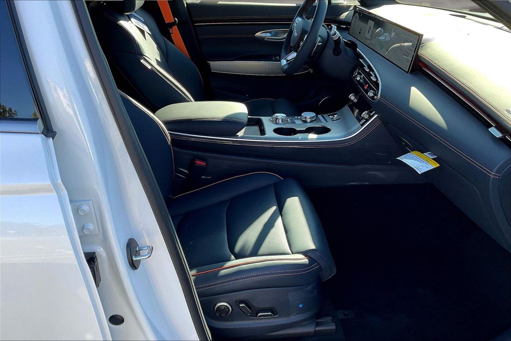 2026 GENESIS GV70 Sport Prestige - Photo 10