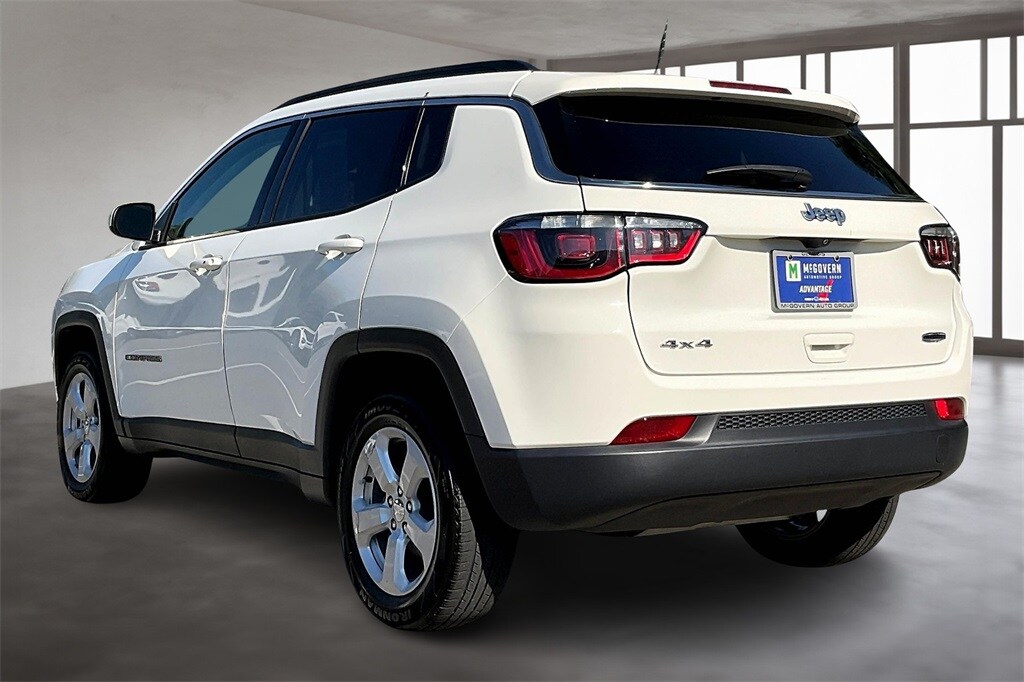 2019 Jeep Compass Latitude photo 3