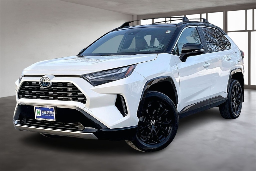 2022 Toyota RAV4 XSE's photo