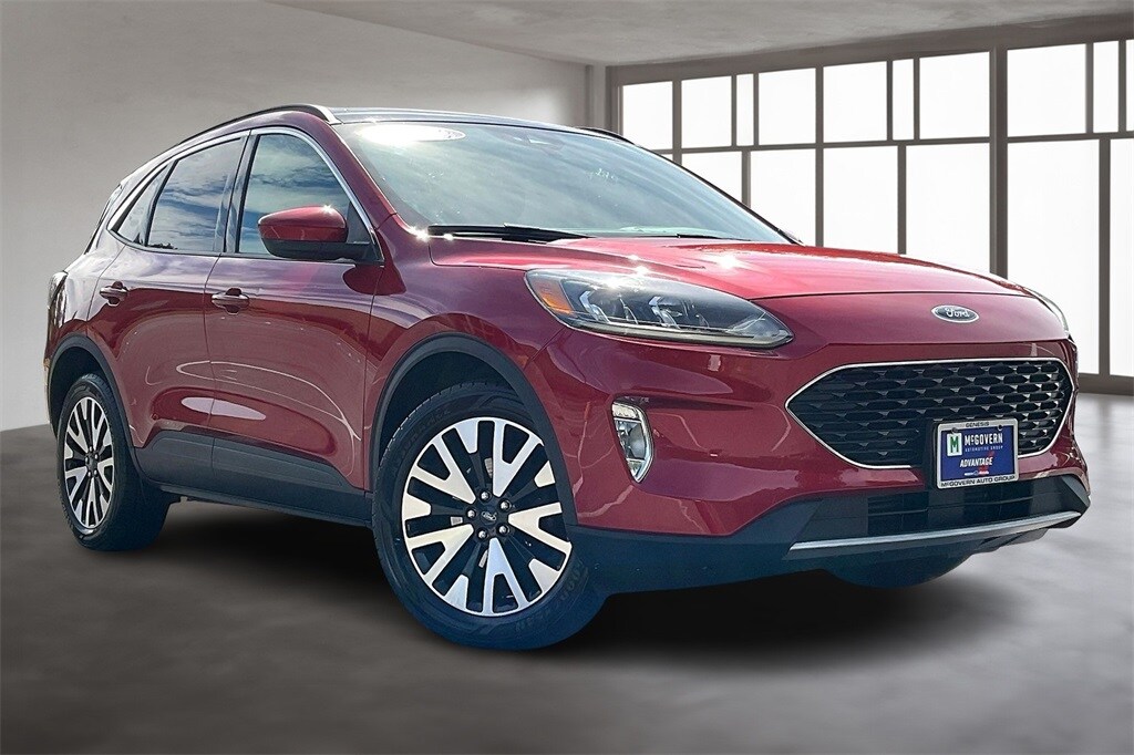 2020 Ford Escape SEL photo 3