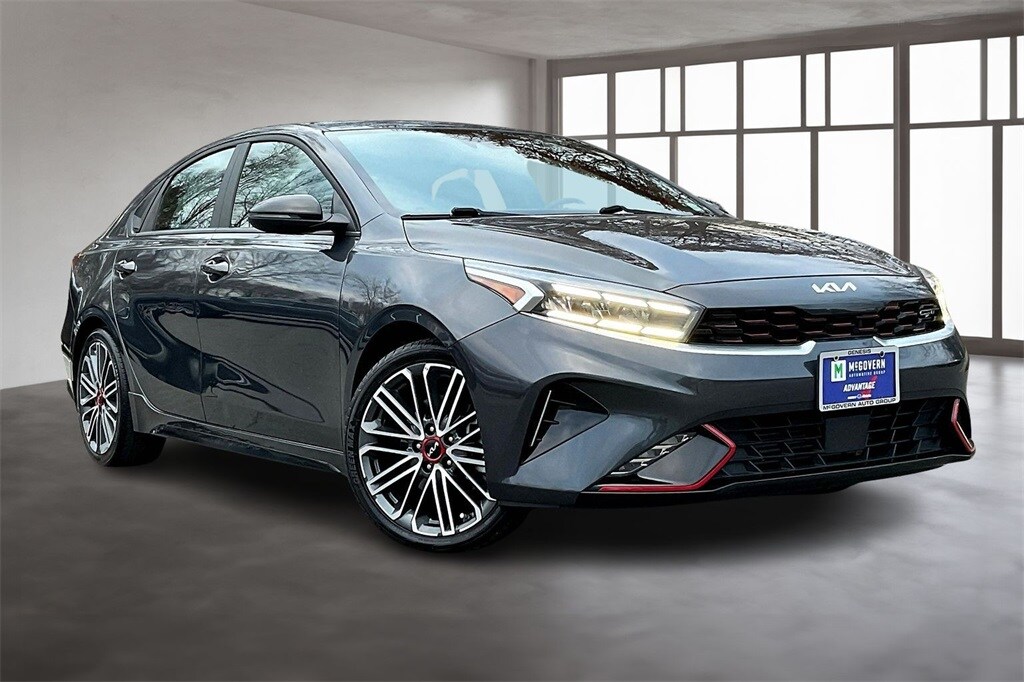 2023 Kia Forte GT photo 3