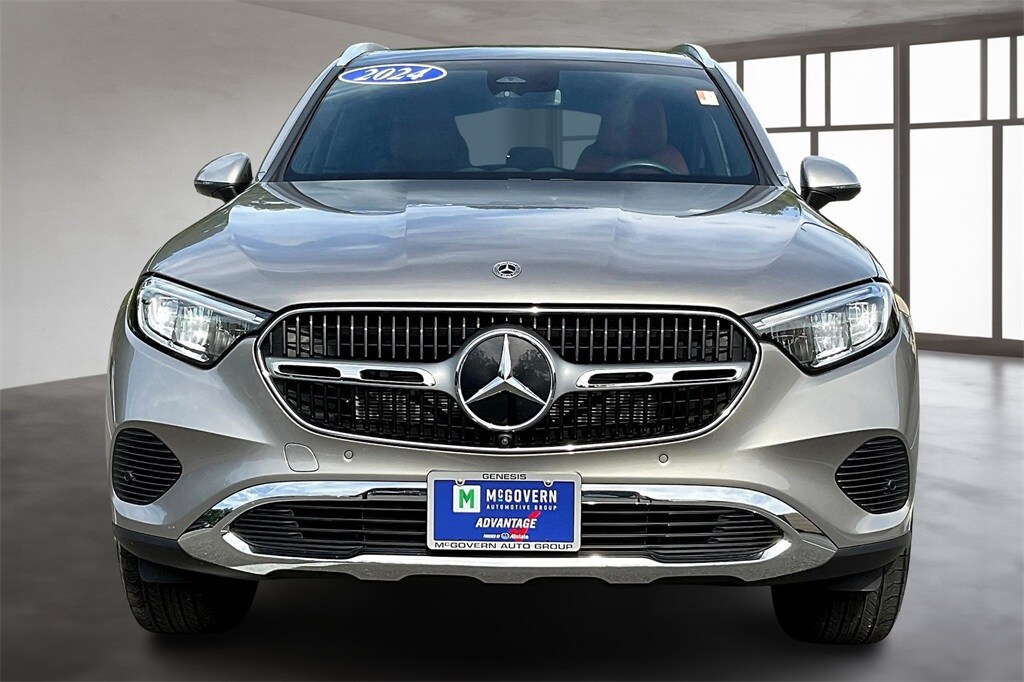 2024 Mercedes Benz GLC 300 photo 2