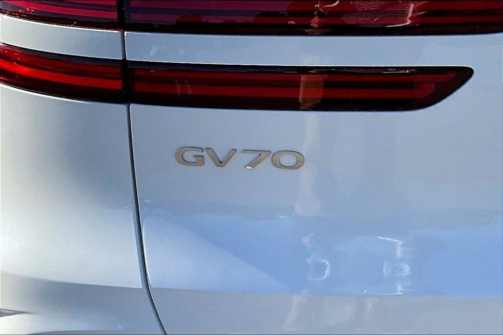 2026 GENESIS GV70 Sport Prestige - Photo 8