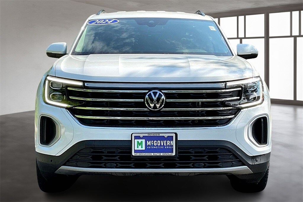 2024 Volkswagen Atlas SE Technology photo 2