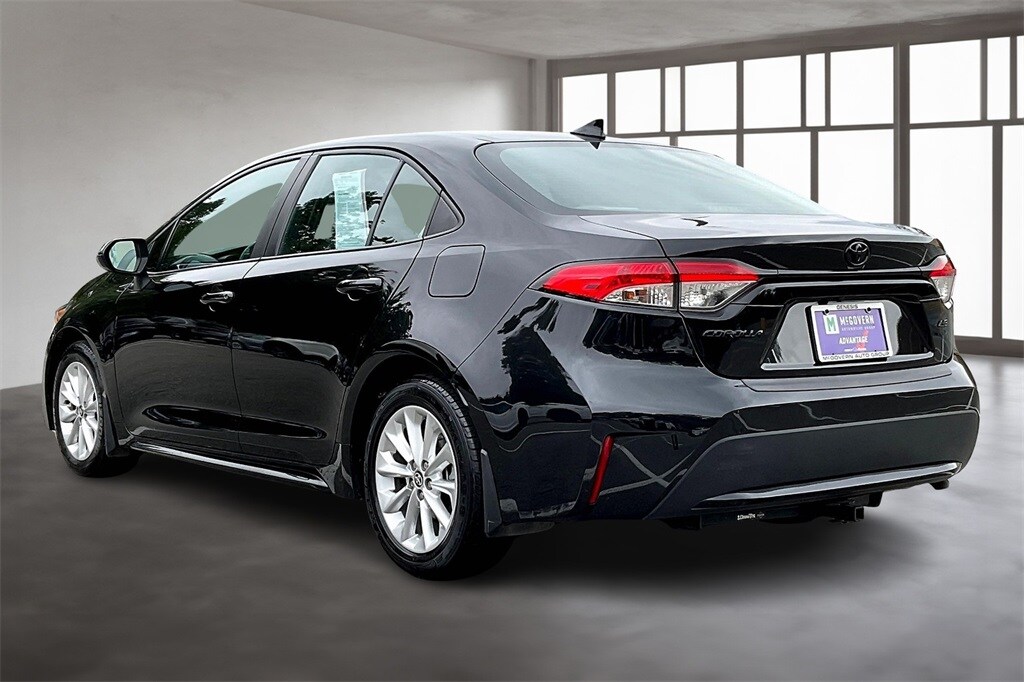 2022 Toyota Corolla LE photo 4