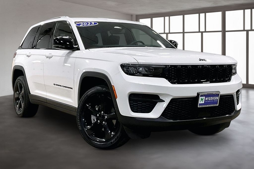 Used 2023 Jeep Grand Cherokee Altitude X SUV