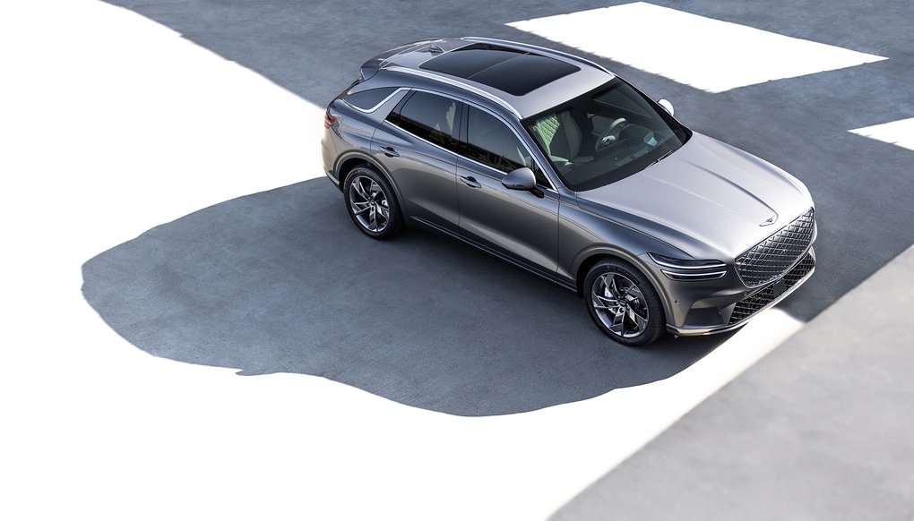 Genesis Electrified GV70 side view
