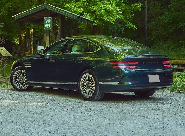 Genesis Electrified GV80 side view