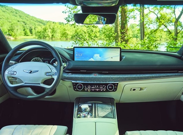 Genesis Electrified GV80 dashboard view