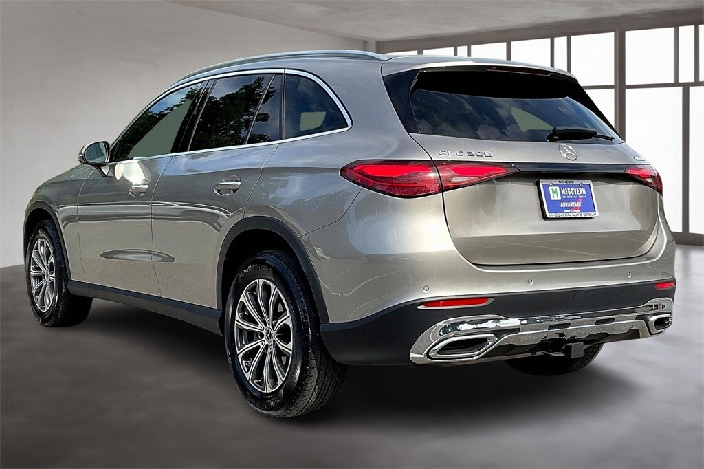 2024 Mercedes Benz GLC 300 photo 4