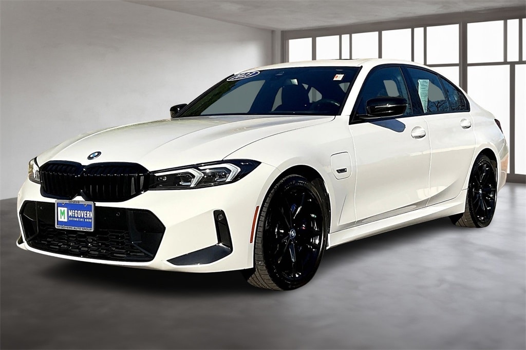 2023 BMW 3 Series 330e