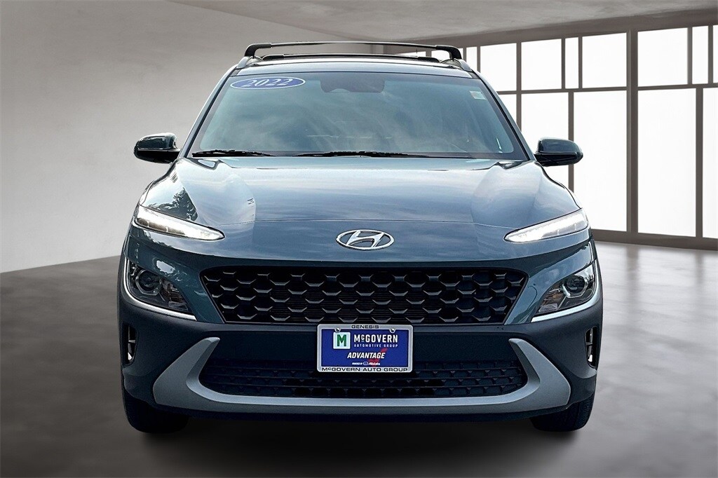 2022 Hyundai Kona SEL photo 2