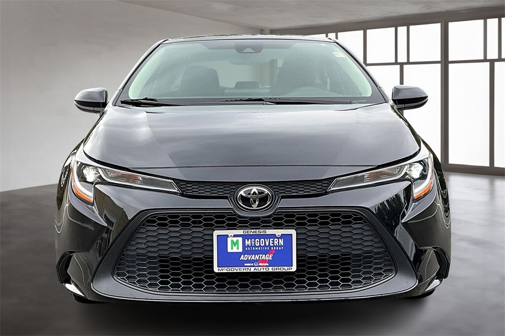 2022 Toyota Corolla LE photo 2