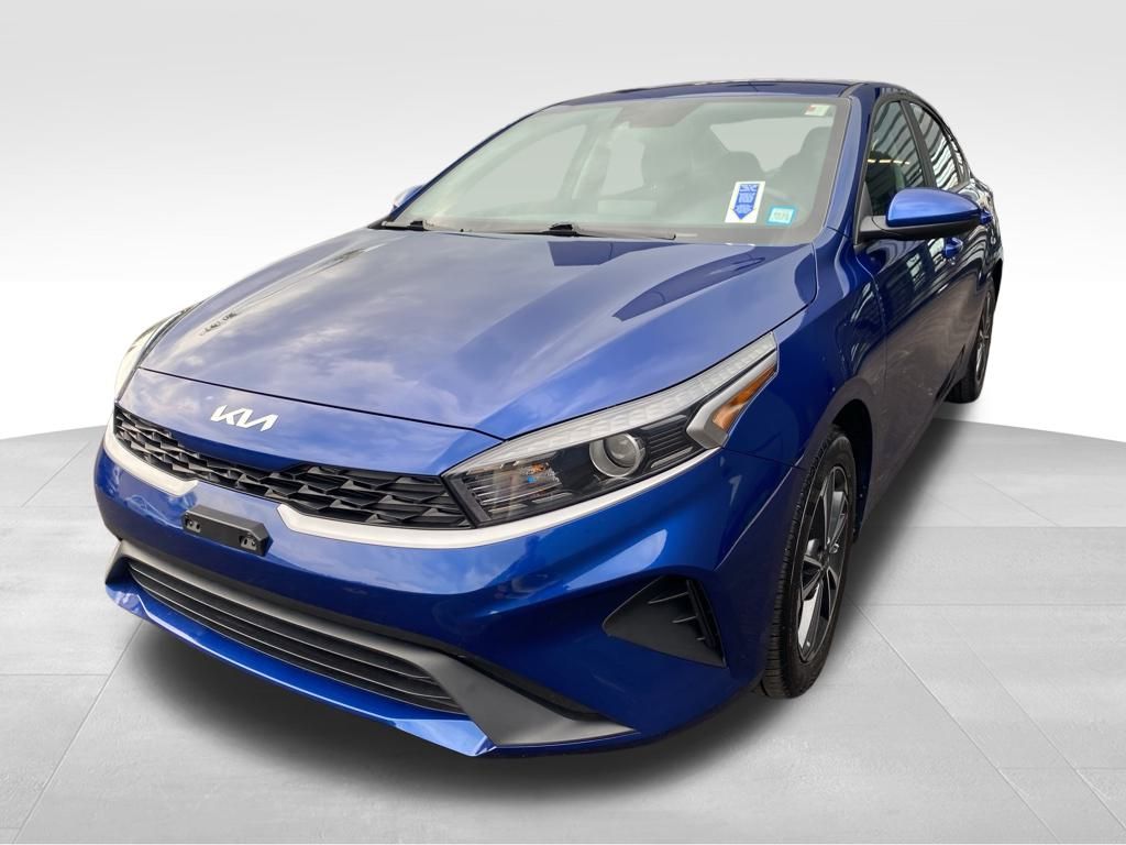 2022 Kia Forte LXS photo 3