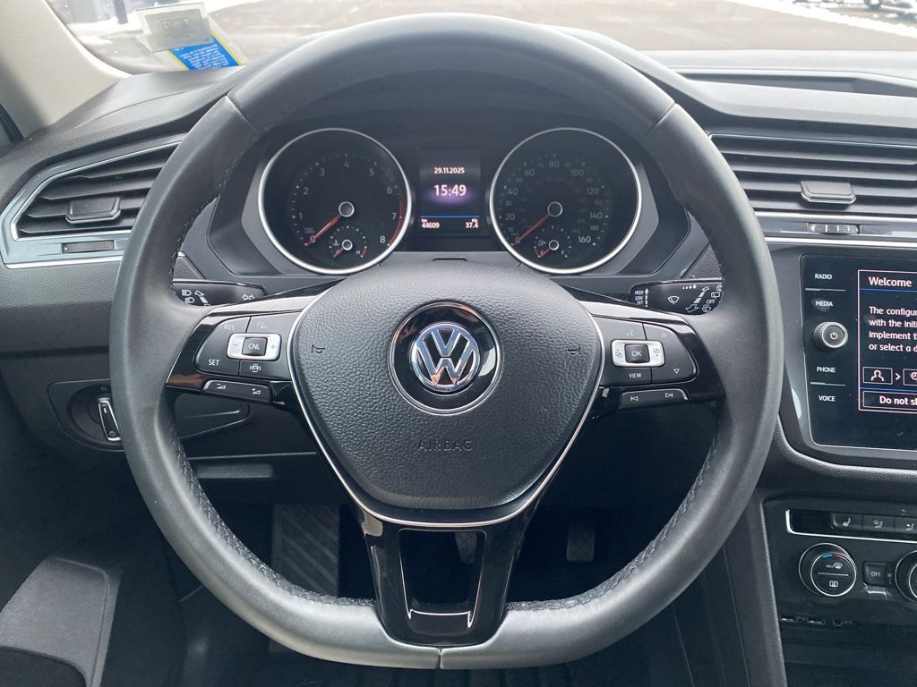 2020 Volkswagen Tiguan SE photo 3