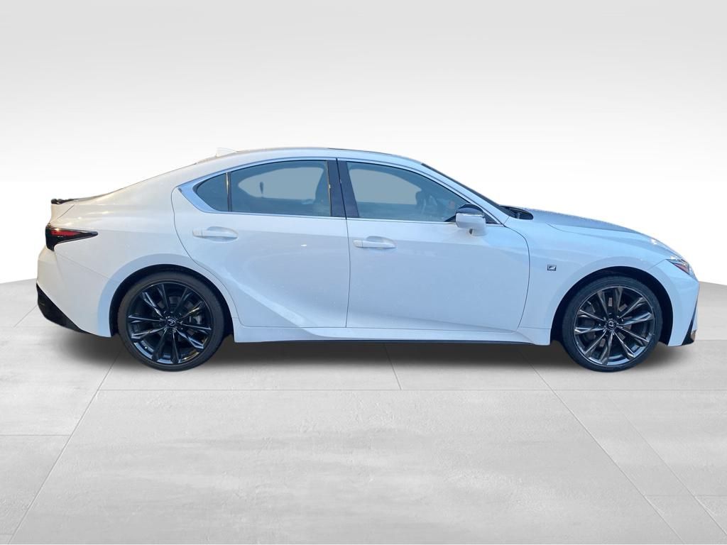 2022 Lexus IS 350 F SPORT photo 2
