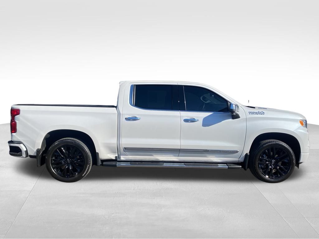 2023 Chevrolet Silverado 1500 High Country photo 2
