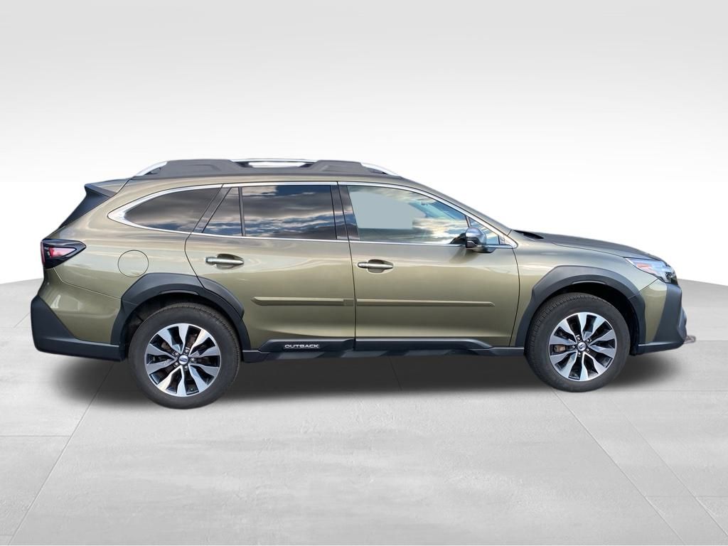 2023 Subaru Outback Touring XT photo 2