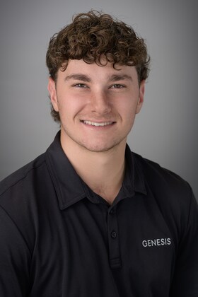 Staff member Alex Antonovsky from ID_89d5cb0ed2e3