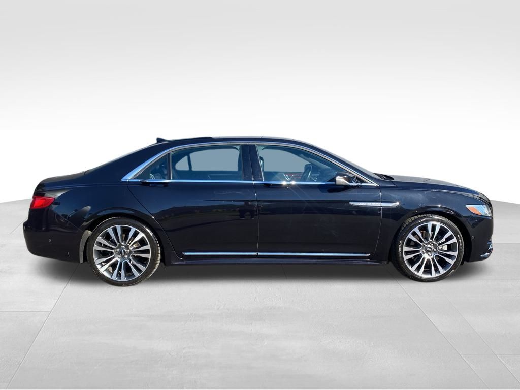 2019 Lincoln Continental Reserve photo 2