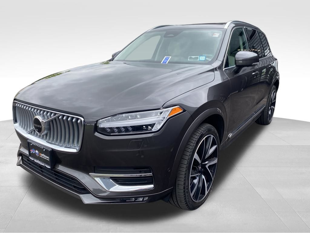 2023 Volvo XC90 AWD Plus photo 3