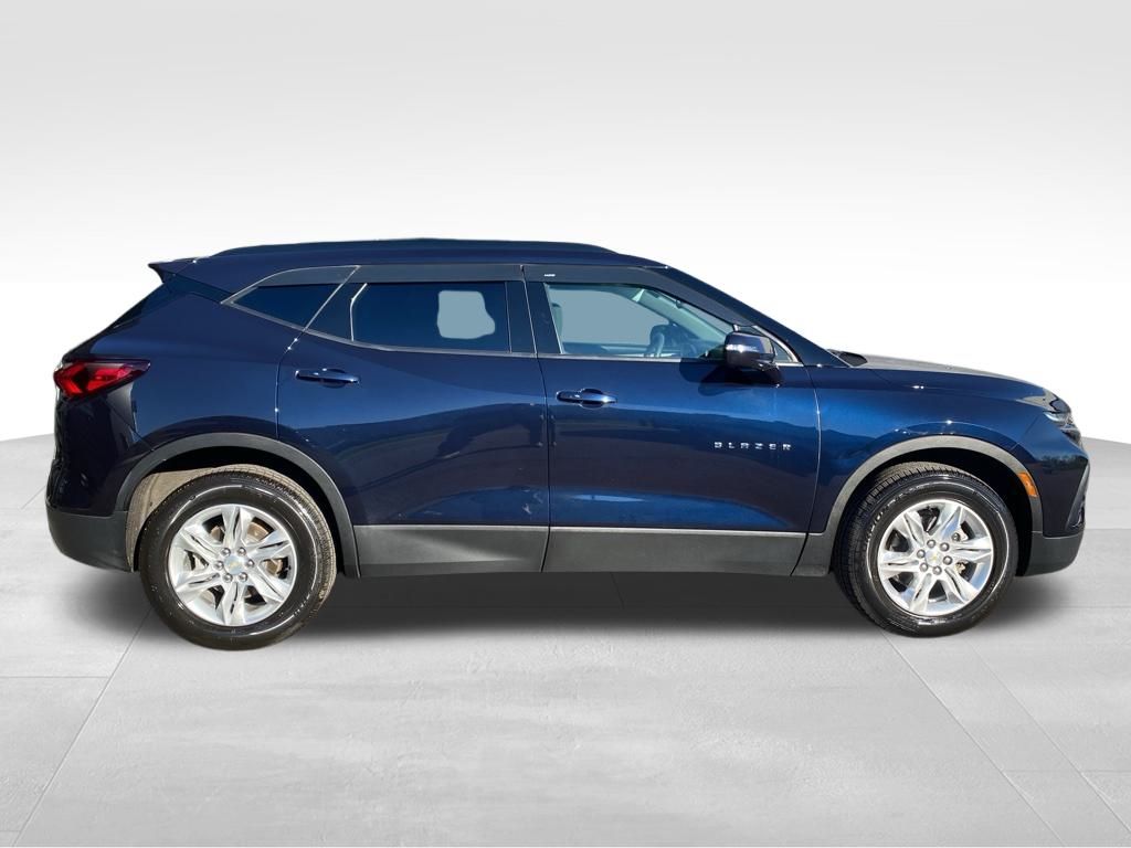 2021 Chevrolet Blazer 2LT photo 2