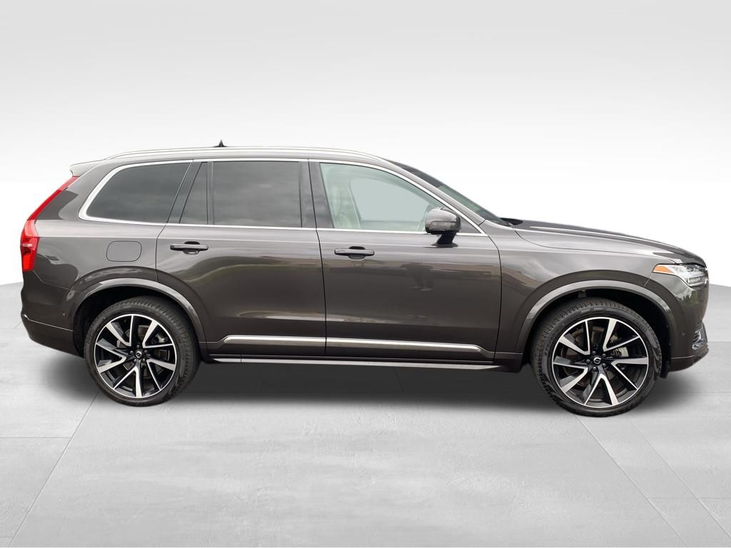 2023 Volvo XC90 AWD Plus photo 2