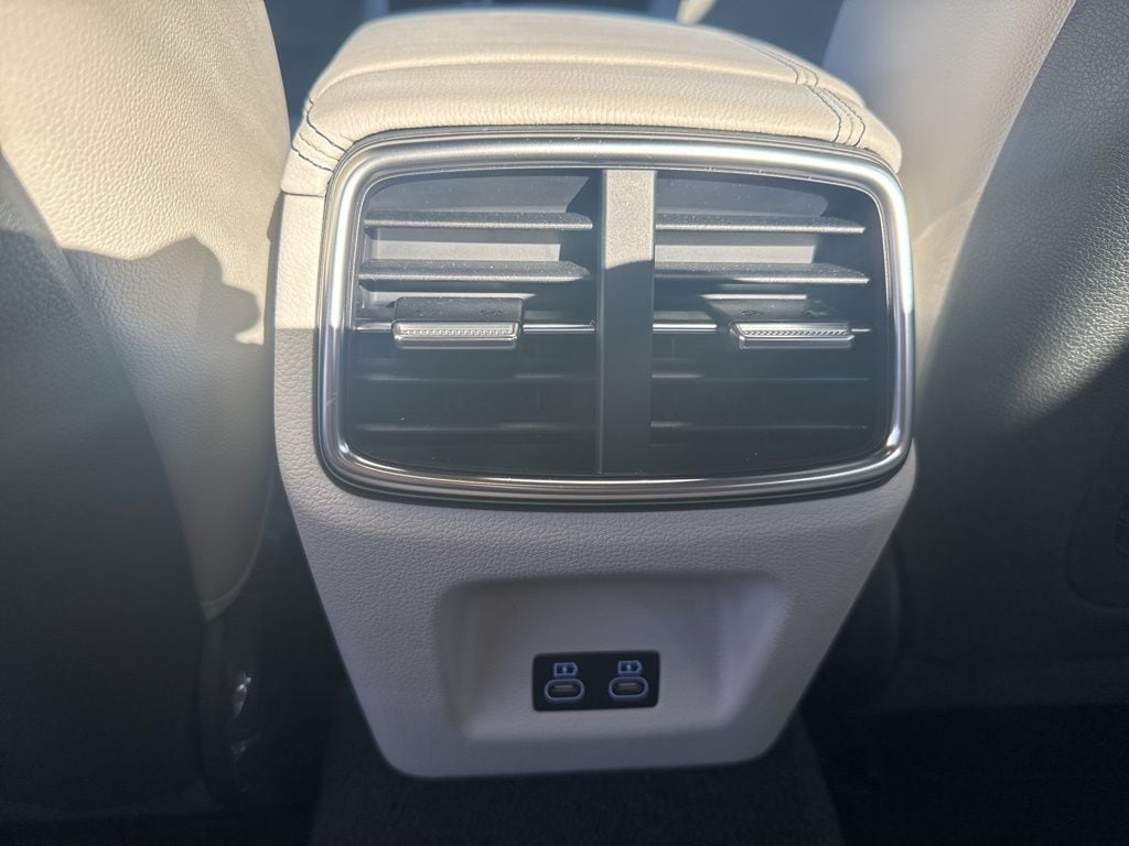 2025 GENESIS G70 Standard - Photo 28