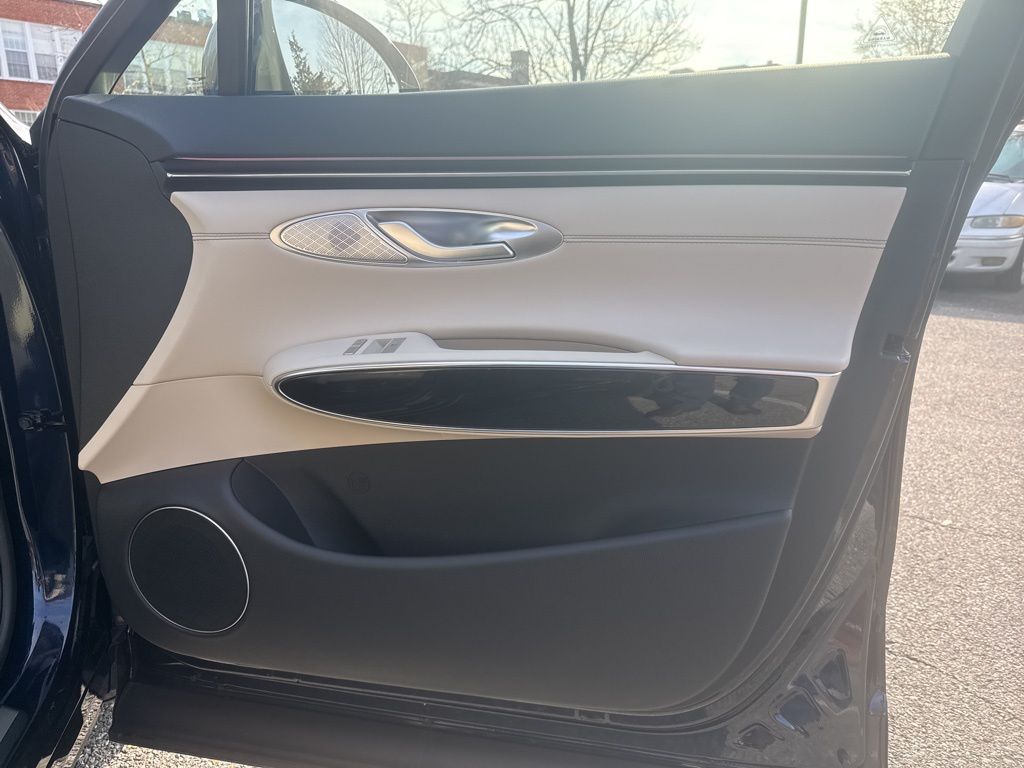 2026 GENESIS GV70 Standard - Photo 32