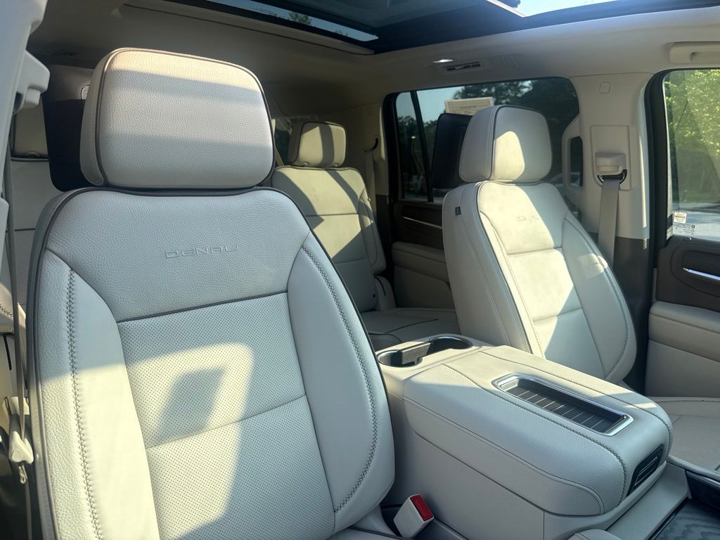 2024 GMC Yukon XL Denali - Photo 42