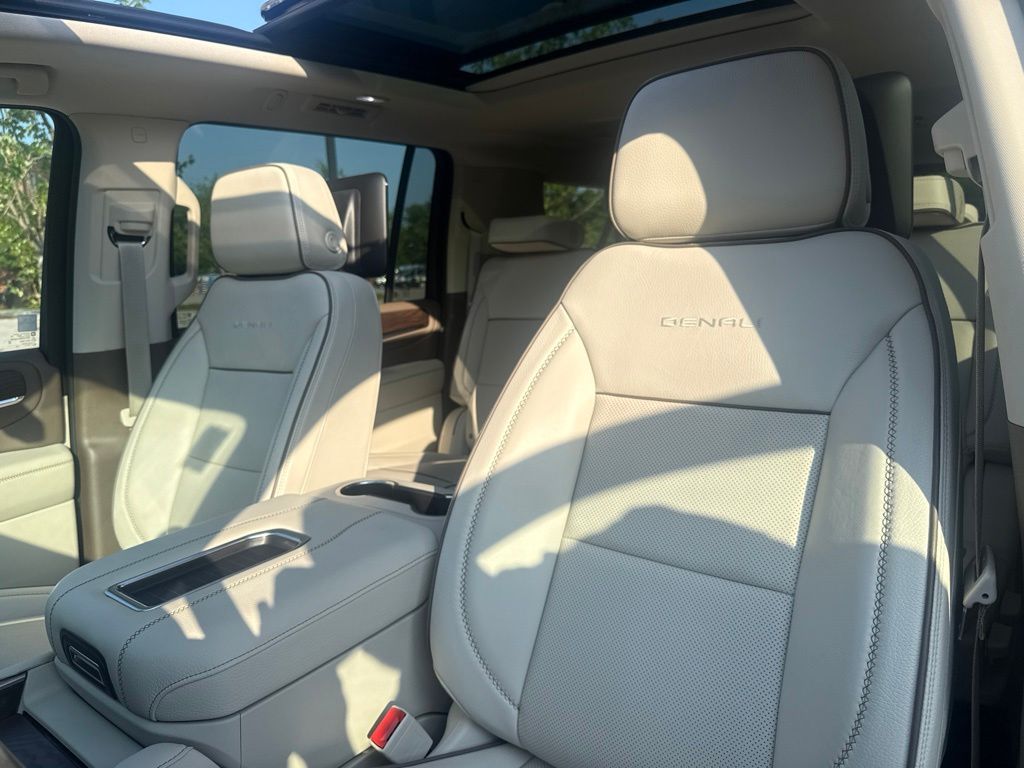 2024 GMC Yukon XL Denali - Photo 15