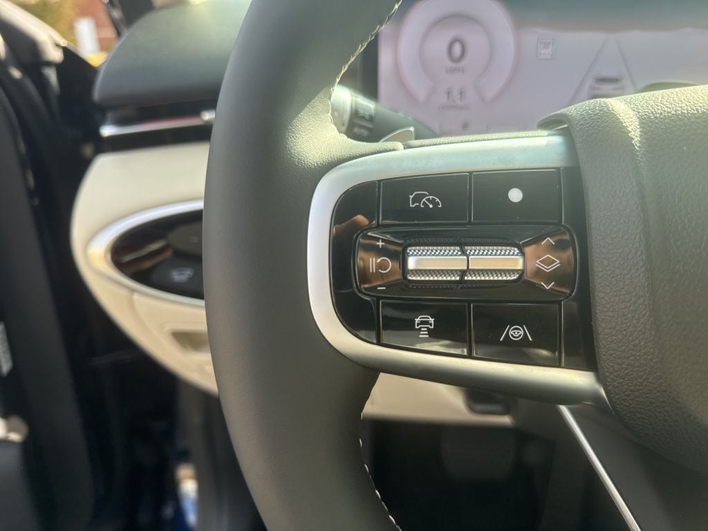 2026 GENESIS GV70 Standard - Photo 18