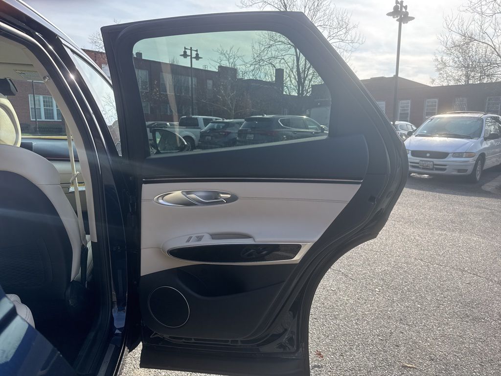 2026 GENESIS GV70 Standard - Photo 30